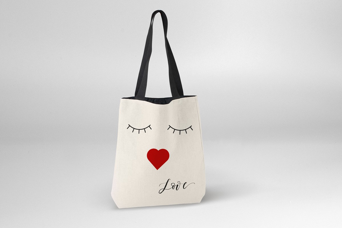 ΜΕ ΤΑ ΜΑΤΙΑ ΚΛΕΙΣΤΑ