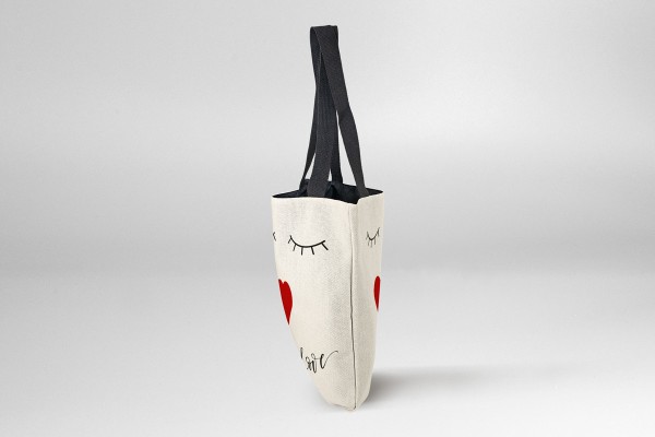 ΜΕ ΤΑ ΜΑΤΙΑ ΚΛΕΙΣΤΑ